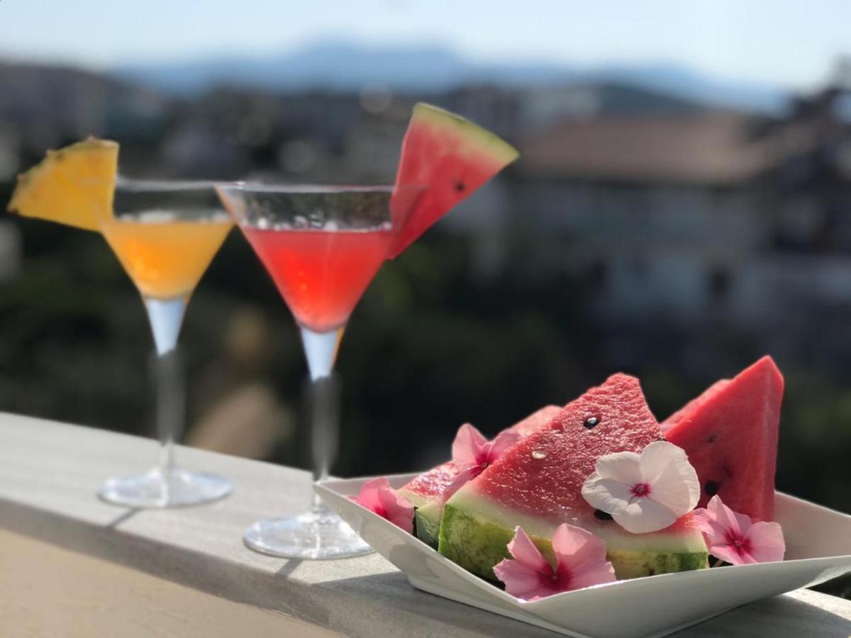 Family Hotel Haruni Ksamil Ngoại thất bức ảnh
