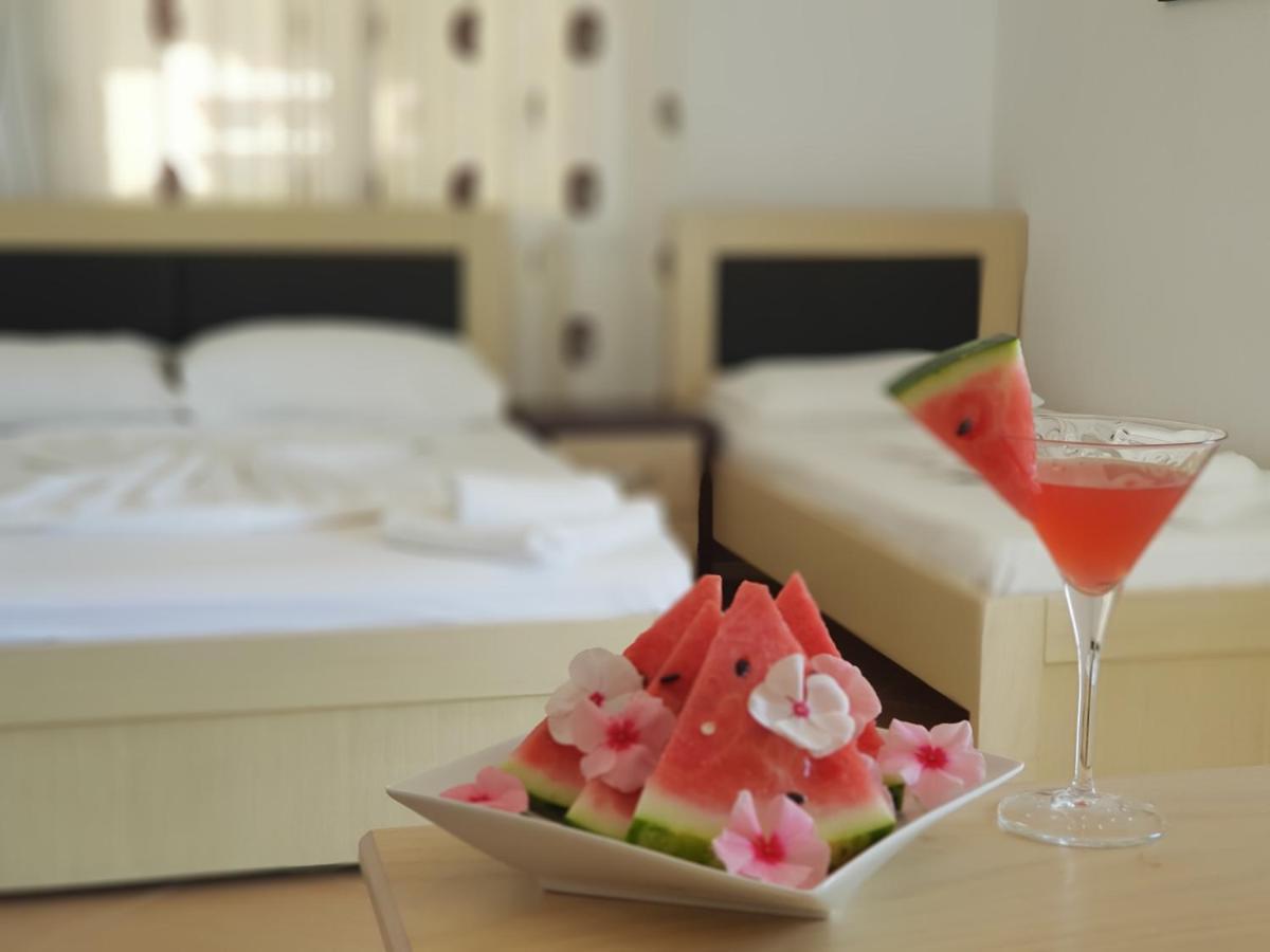 Family Hotel Haruni Ksamil Ngoại thất bức ảnh