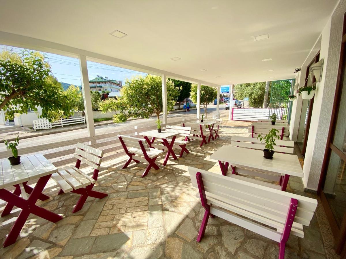 Family Hotel Haruni Ksamil Ngoại thất bức ảnh