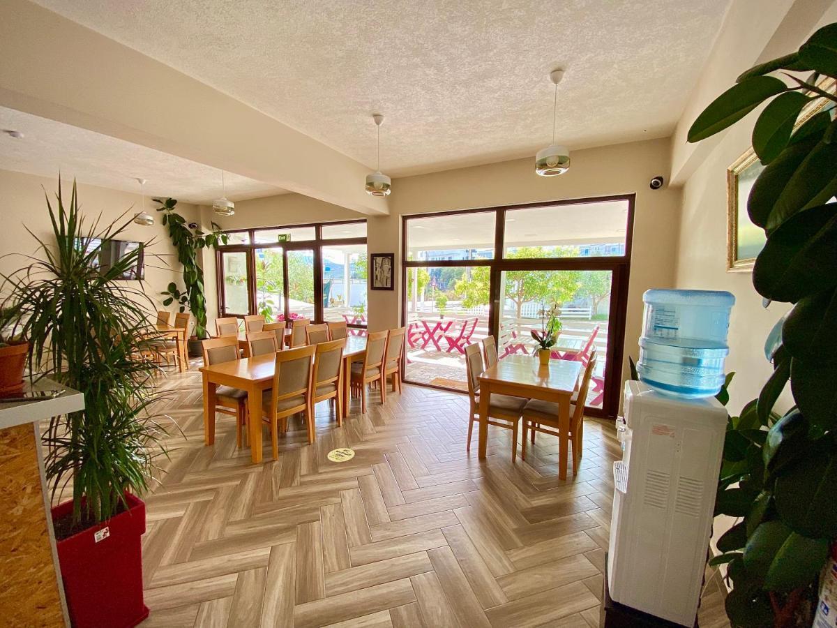 Family Hotel Haruni Ksamil Ngoại thất bức ảnh