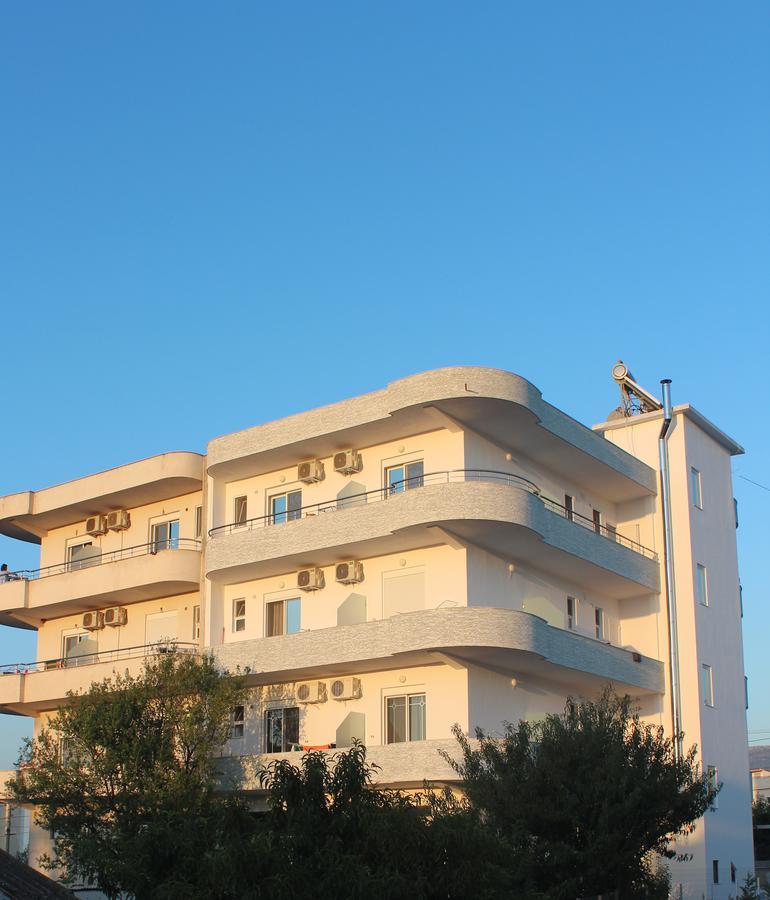 Family Hotel Haruni Ksamil Ngoại thất bức ảnh