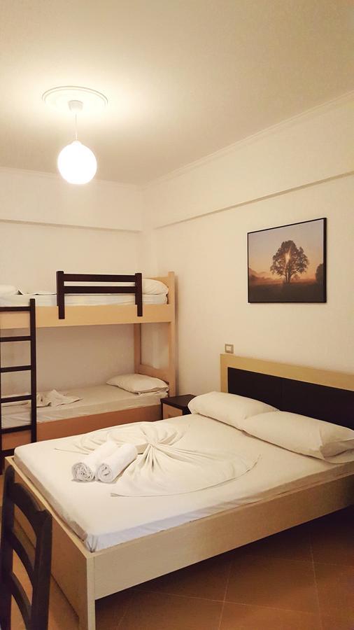 Family Hotel Haruni Ksamil Ngoại thất bức ảnh