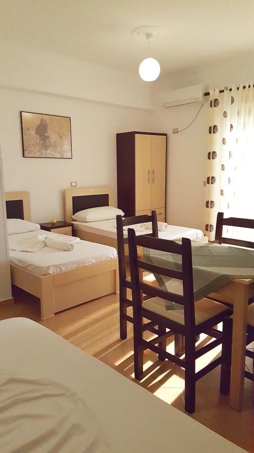 Family Hotel Haruni Ksamil Ngoại thất bức ảnh