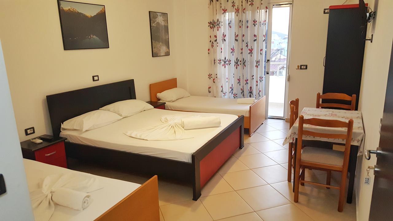 Family Hotel Haruni Ksamil Ngoại thất bức ảnh